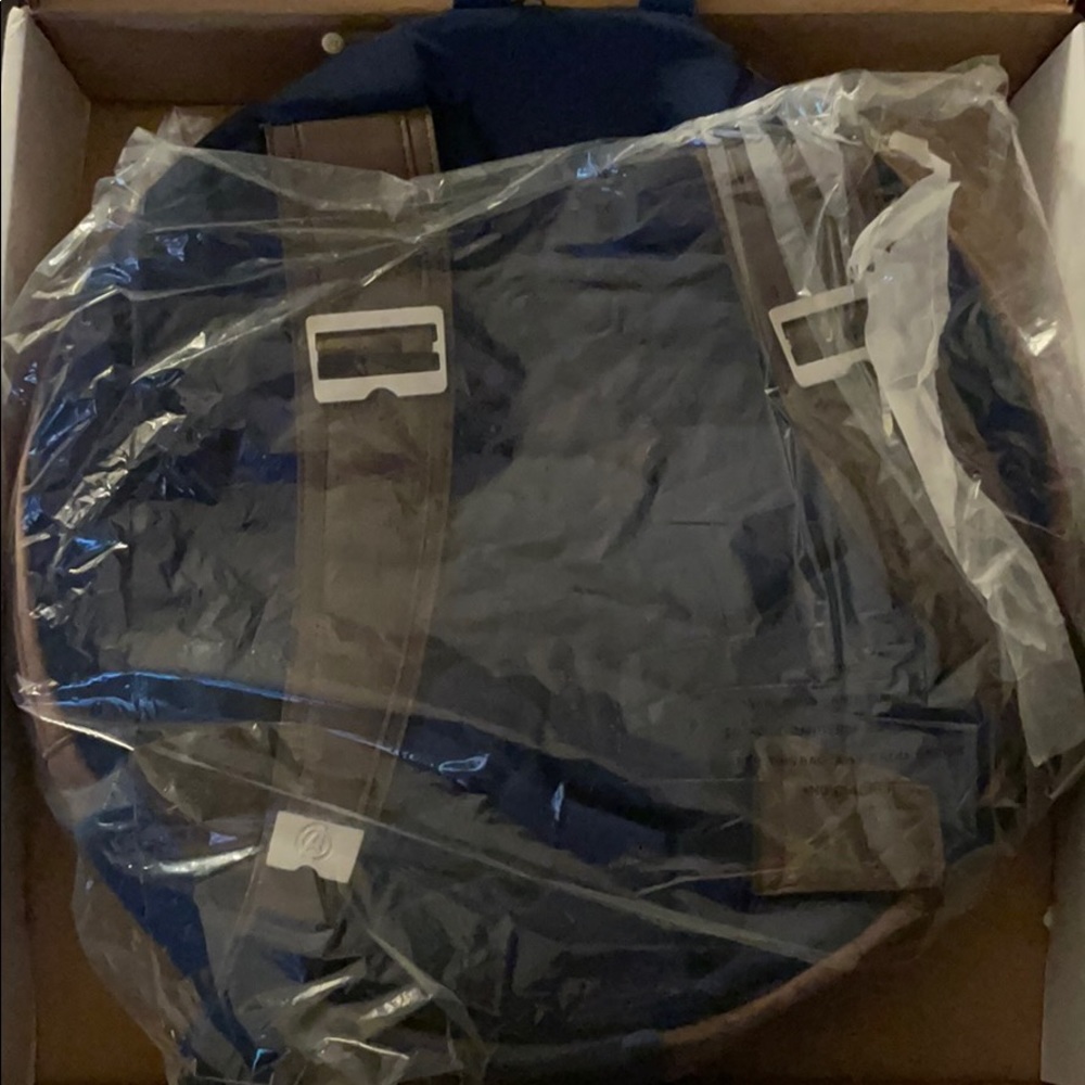 Captain America Shield Bag - Picture 2 of 6